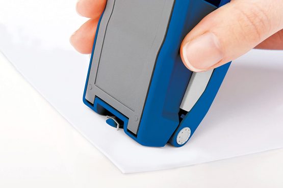 Novus E 25 25 Sheet Capacity Stapler with Integrated Staple Remover - Blue/ Grey - Image 3