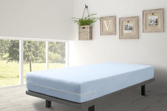 Velfont - Zipped Mattress Cover, Fully Enclosed Mattress Protector with Zip. Cotton Terry Towelling Elastic fabric. Encased Mattress Protector (Blue, King Size (150x190/200 cm)) - Image 4