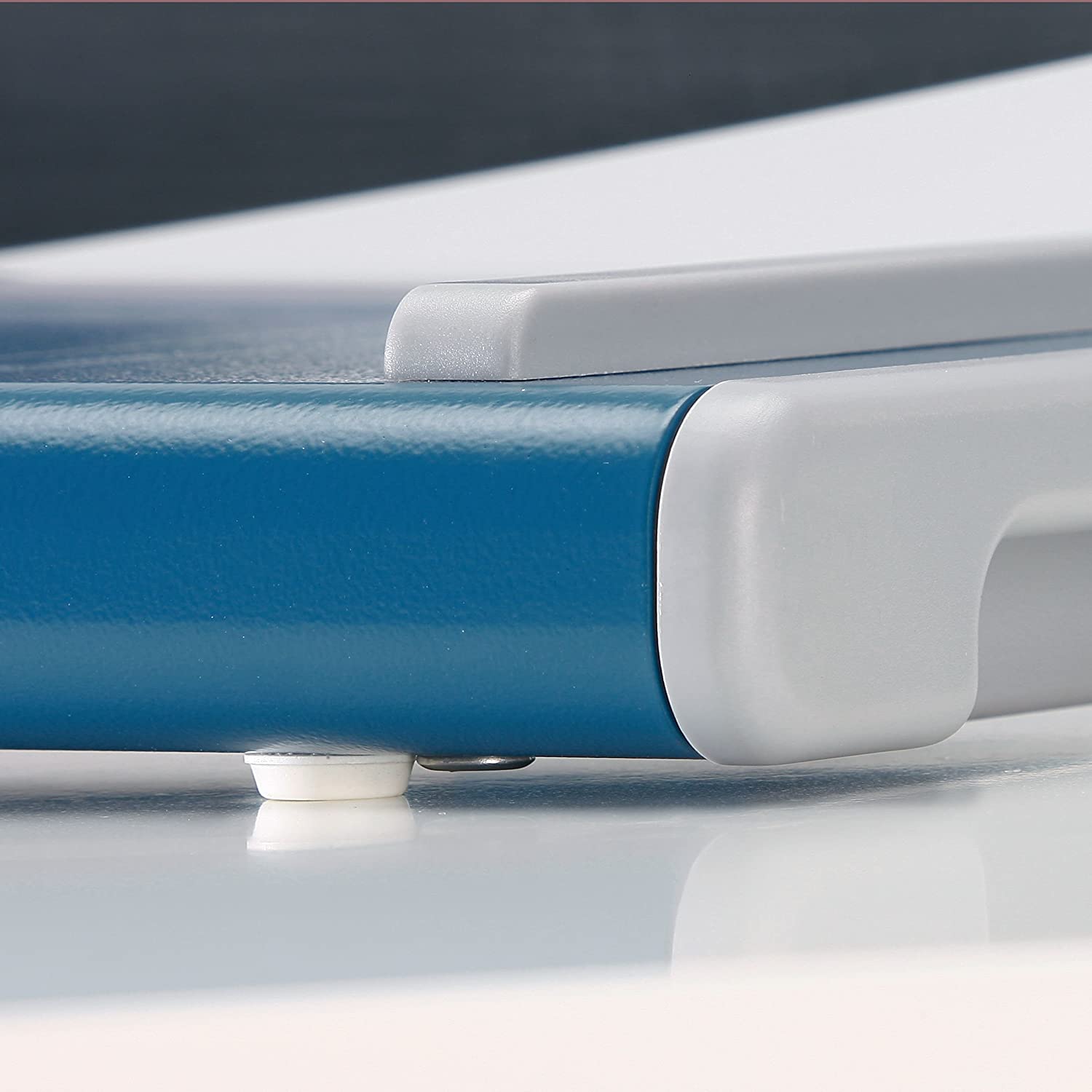 Dahle 534 Self-Sharpening Guillotine Trimmer, 15 Sheet Capacity, A3 Paper Cutter, Blue - Image 3