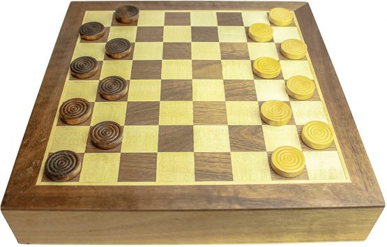 House of Marbles Deluxe Wooden Chess & Draughts Set - Image 3
