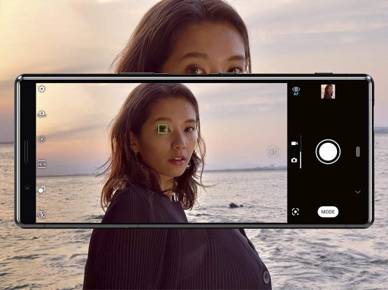 Sony Xperia 5 - 6.1” FHD+ HDR OLED 21:9 Display, Triple-Camera-System with Eye AF, 6GB RAM, 128GB Memory - Black - Image 4