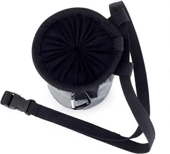 Igoera chalk bag for climbing and bouldering | special lining for perfect chalk distribution | robust and durable chalk bag for added safety - Image 4