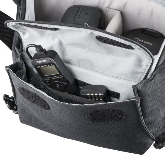 Mantona Mondstein SLR Camera Bag (shoulder bag, for DSLR with lens and speedlite) - Image 3