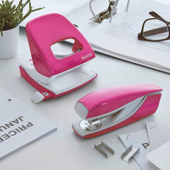 Leitz Stapler, 30 Sheet Capacity, Ergonomic Metal Body, Includes Staples, WOW Range, 55021023 - Metallic Pink - Image 3