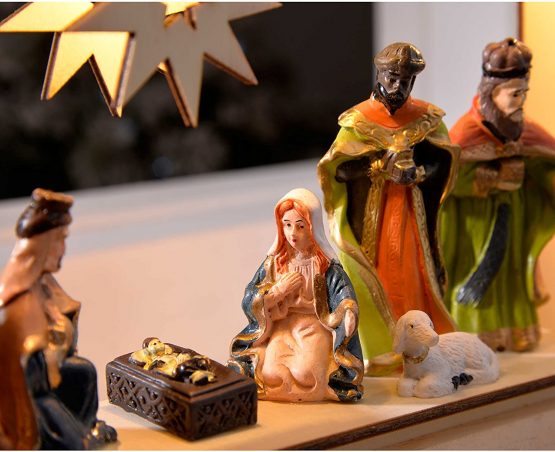 WeRChristmas Pre-Lit Wooden Nativity Scene Illuminated with 8 Warm LED Lights, 26 cm - Large, Multi-Colour - Image 3