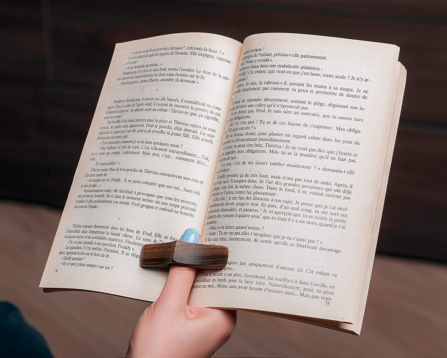 TILISMA Book Page Holder, Handmade Natural Walnut Thumb Bookmark, Novel Reading Accessories for Readers Book Lovers Gifts - Image 2