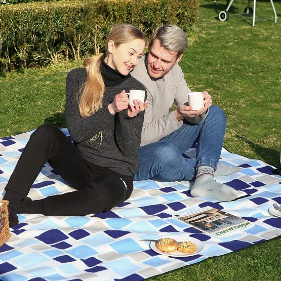 SONGMICS Outdoor Picnic Blanket, Water-Resistant Mat, Multifunctional Beach Blanket, for Camping, Hiking, Foldable and Lightweight, 200 x 200 cm, GCM71L - Image 2