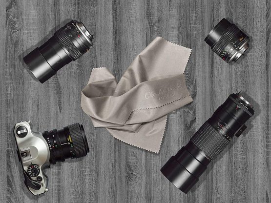 Extra Large Microfibre Cleaning Cloths for Cleaning Camera Lens and TV Screens - 3 Pack of Glasses Cleaner E Cloth – Washable, Non-Scratch, Smudge- and Lint-Free Microfibre Cloths (30cm x 30cm) - Image 2