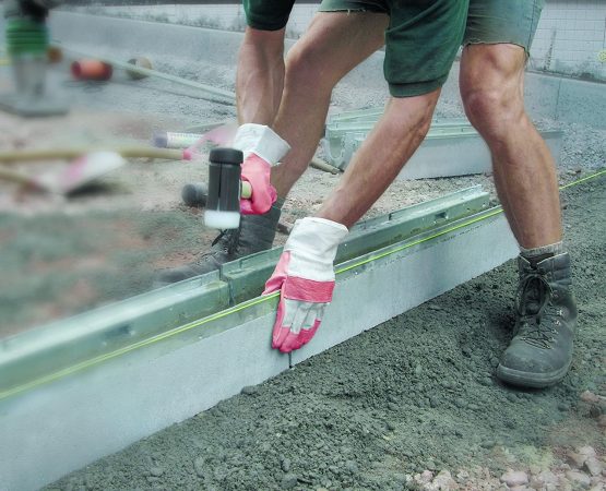 Wiha 83239030" Safety Medium Hard Soft-Faced Hammer, Black/White, 30 mm - Image 3