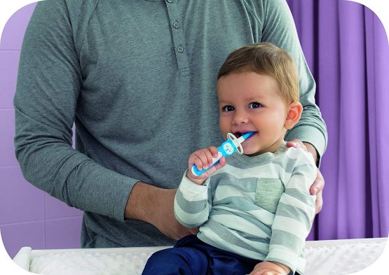 MAM Massaging Brush for Baby's Oral Care, Baby Training Toothbrush with Safety Shield, Perfect for Baby's First Toothbrush, Dental Care, Green - Image 2