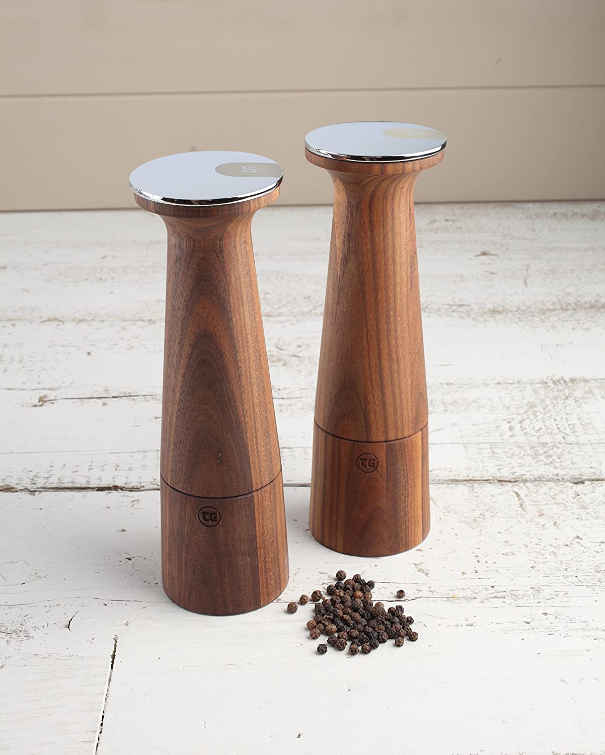 T&G CrushGrind Oblique Black Walnut Pepper Mill, 20.5 cm BigaMart