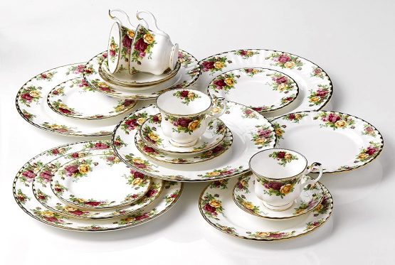 Royal Albert Old Country Roses Teacup & Saucer - Image 2