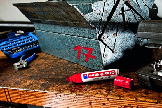 edding 800 permanent marker - blue - 5 pens - chisel tip 4-12 mm - for bold markings - waterproof, quick-drying, smear-proof pens - for cardboard, plastic, wood, metal, glass and fabric - Image 2