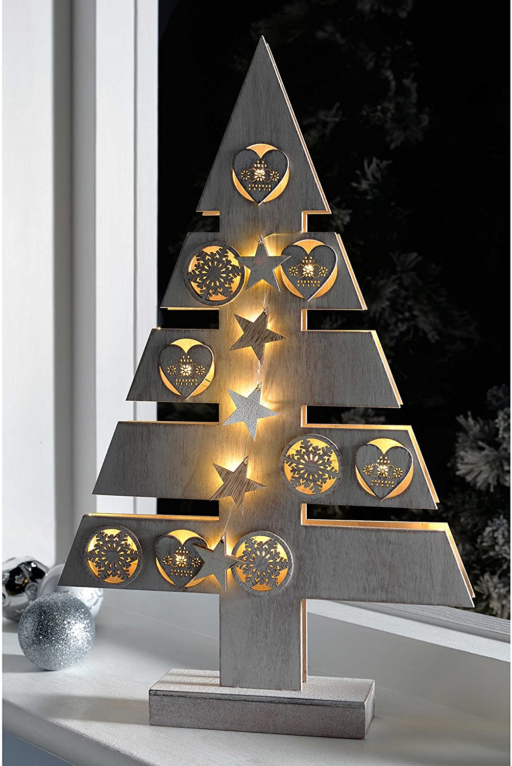 WeRChristmas Pre-Lit Star and Heart Christmas Tree Table Decoration, Wood, 47 cm - White, 29.5 x 5.5 x 47 cm - Image 2
