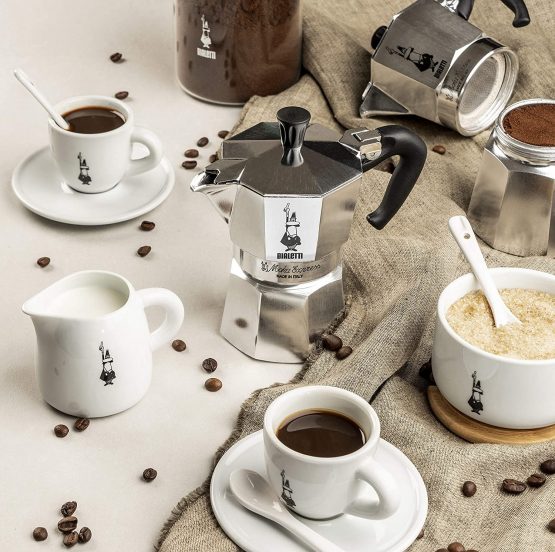 Bialetti Moka Express Aluminium Stovetop Coffee Maker (18 Cup) - Image 2