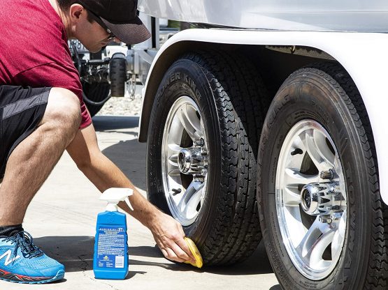 Meguiar's Marine RV 57 Boat Vinyl and Rubber Cleaner and Protectant M5716 473ml - Image 4