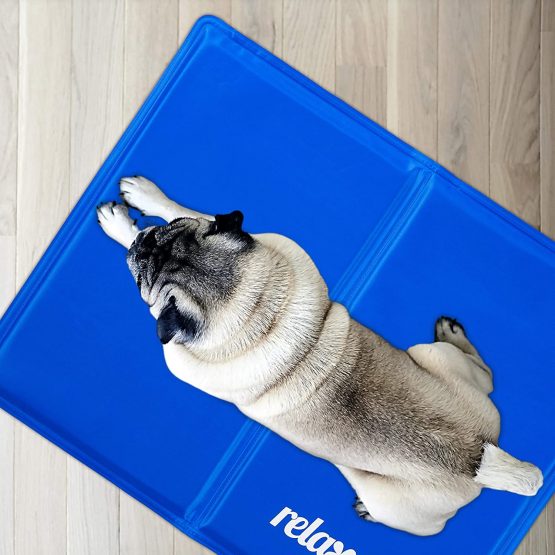 Relaxdays Self-Cooling Dog Mat, Wipeable, Gel Pad, Blanket for Animals, Polyester, Blue, 1 Piece - Image 2