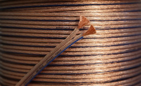 electrosmart 10m Quality 2 x 2.5mm Loud Speaker Cable - Multi-Strand 444 (2x 222 Strand) - Outside Dimensions of Cable: 7.5mm x 3.6mm - 14 AWG - 25A Max - Ideal for Car Audio & Home HiFi - Image 4