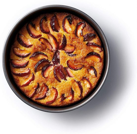 MasterClass KCMCHB47 25 cm Deep Cake Tin with PFOA Free Non Stick and Loose Bottom, 1 mm Carbon Steel, 10 Inch Round Pan, Grey - Image 3