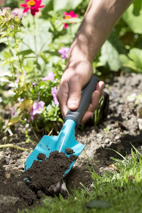 GARDENA Classic Hand Trowel: Universal spade for planting and transplanting in the garden and on the balcony, high-quality steel, corrosion-resistant, ergonomic handle, 8 cm working width (8950-20) - Image 2