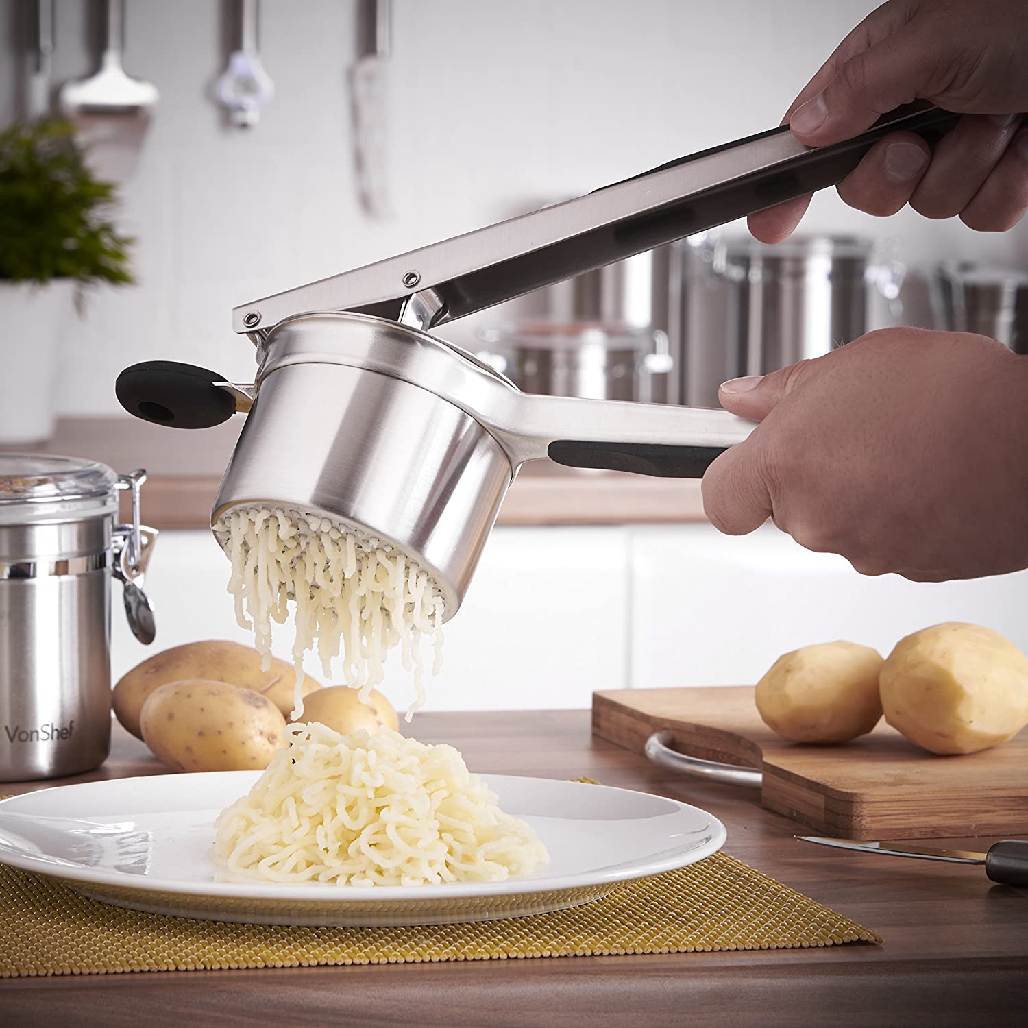 VonShef Potato Ricer Masher, Food Grade Stainless Steel Potato Ricer Press with Silicone Handle - Image 2