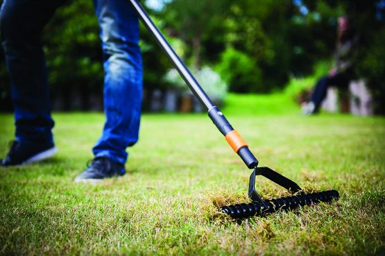 Fiskars QuikFit Aerator Rake, Tool Head, Width: 37 cm, Black/Orange, 1000655 - Image 4