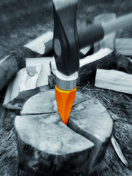 Fiskars Helicoidal Splitting Wedge SAFE-T, Forged and Hardened Steel, Polymer Striking Head with Metal Ring, Orange, 1001615 - Image 3