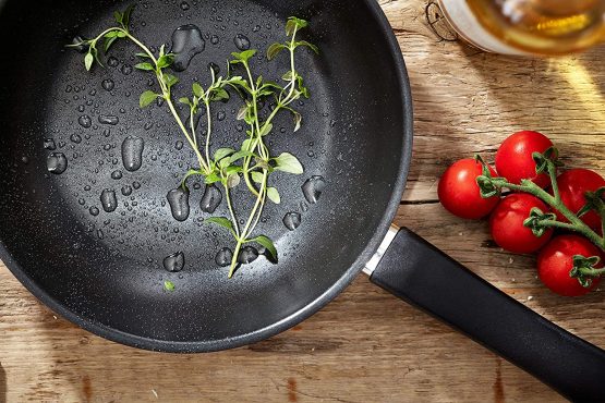 Judge Vista J222A Stainless Steel Non-Stick Large Skillet Frying Pan, 26cm, Induction Ready, Oven Safe, 25 Year Guarantee - Image 4