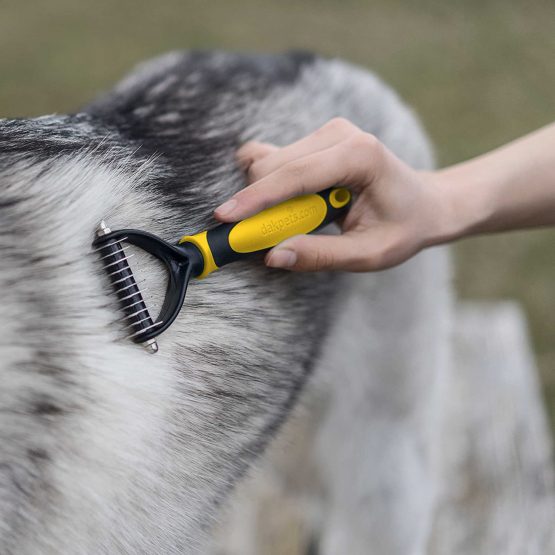 DakPets Cat & Dog Grooming Tool | All-In-One Metal Pet Hair Remover, Undercoat Rake, Dematting Tool, Detangling Comb, Fur Shedding Blade and Grooming Brush | For Medium to Long-Haired Cats and Dogs - Image 4