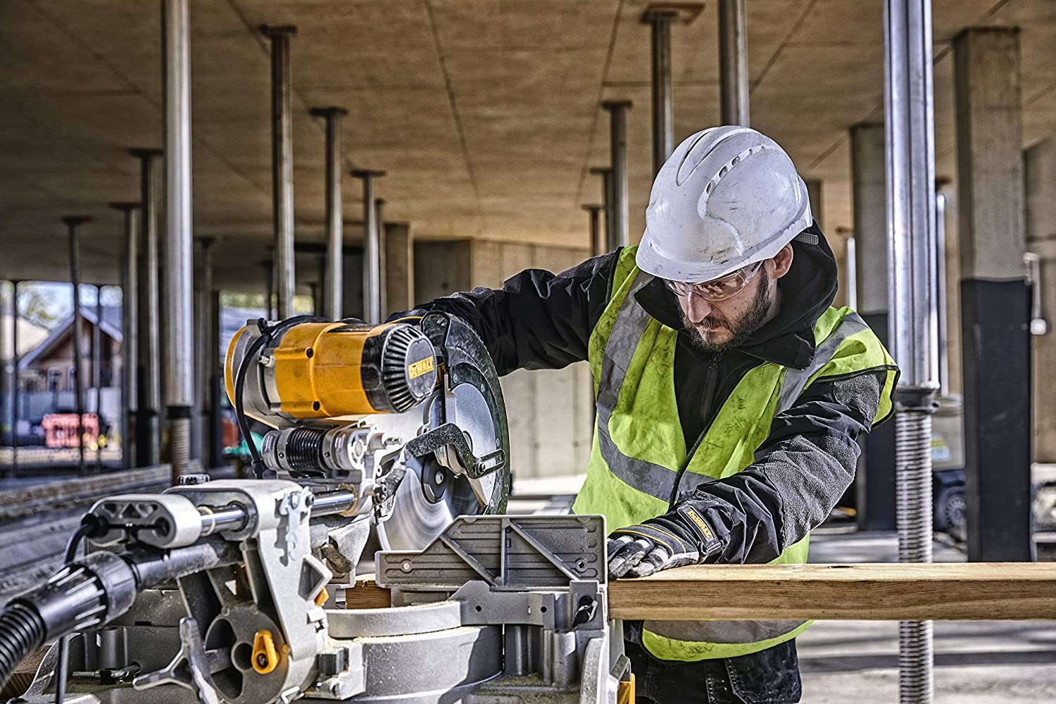 DeWalt Paneelsäge DWS 780,1675Watt 305/30mm60Z,LED-Anzeige, Yellow Black, DEWALT DWS780-QS Ingletadora Telescópica 1675W diameter - Image 4