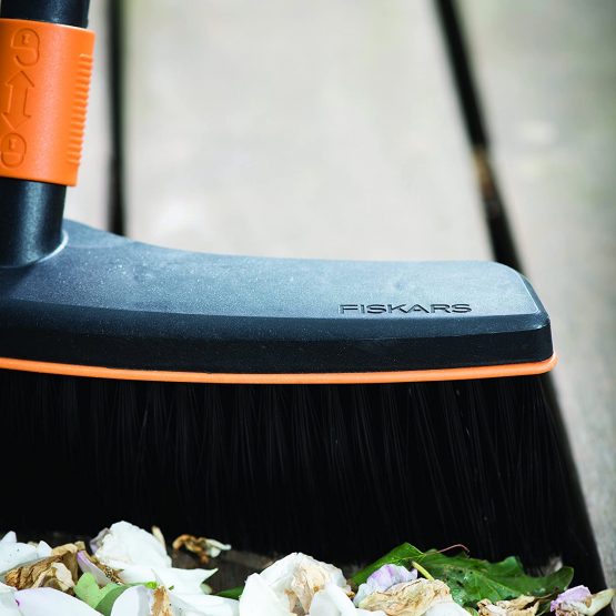 Fiskars Street Broom, Broom Head, Width: 38 cm, Plastic Bristles, Black/Orange, QuikFit, 1001416 - Image 3