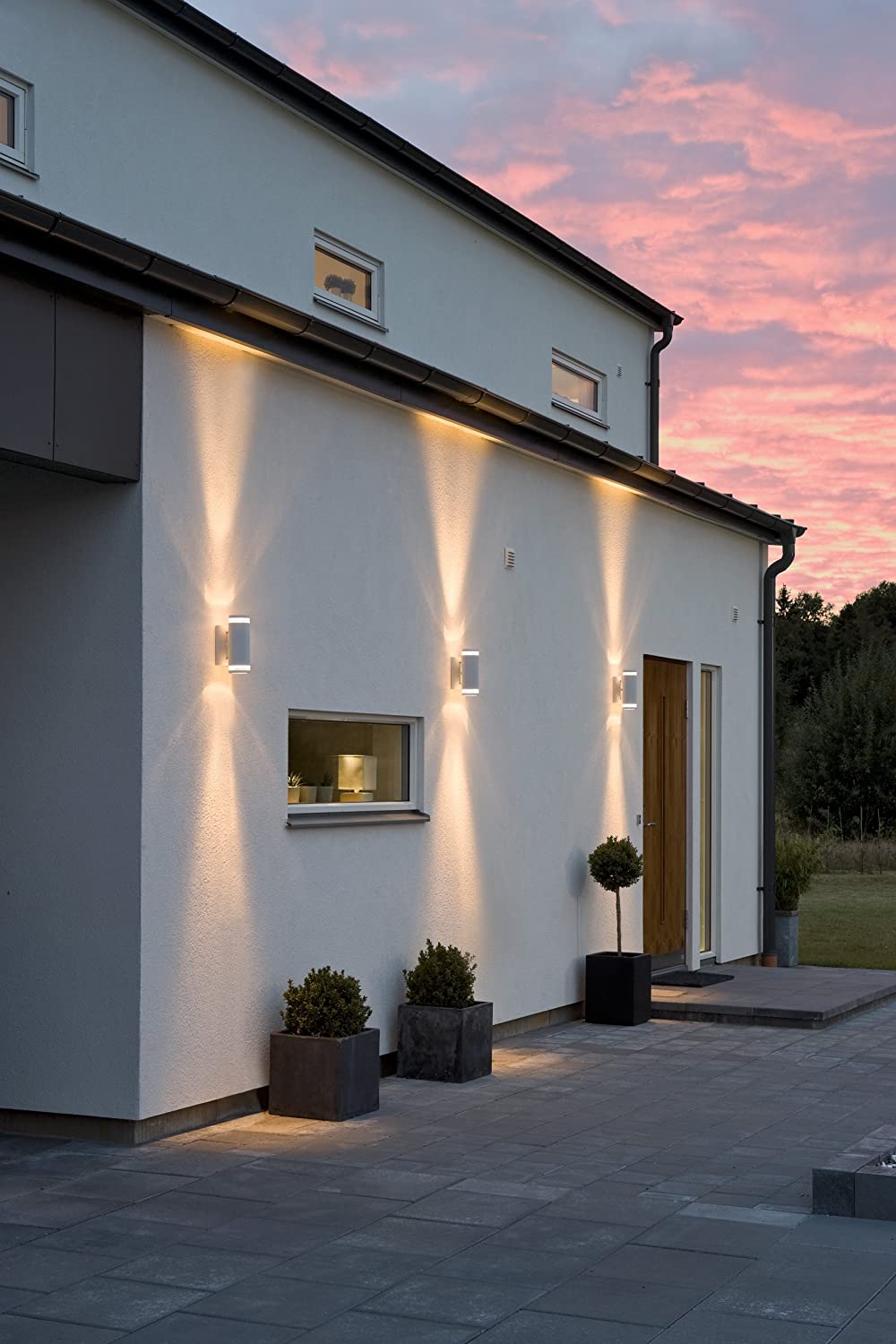 Konstsmide 7512-250 Modena Single Up Down Outdoor Wall Light / 2 x 35 W GU10 Max Wall Lamp / Clear Acrylic Lens / Aluminium / IP44 / Matt White Outside Light - Image 3