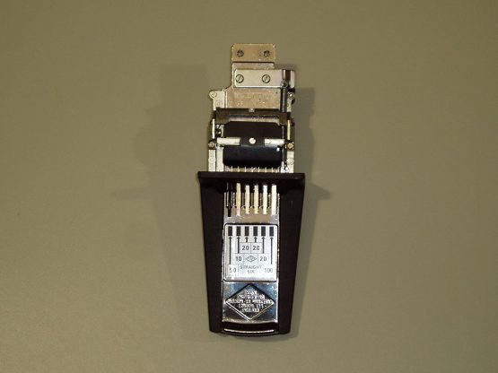 STRAIGHT SIX POOLTABLE / FOOTBALL TABLE COIN MECH**