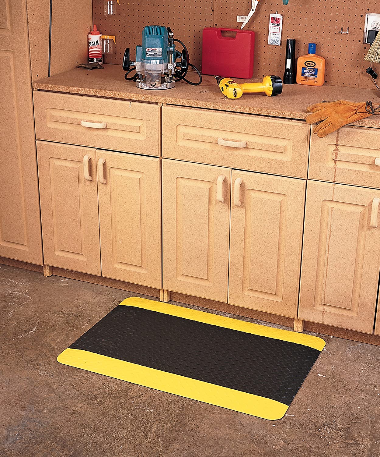 Wearwell 414.1516x3x5BYL UltraSoft Diamond-Plate Anti-Fatigue Mat, Heavy Duty, 91 cm x 152 cm, Black/Yellow - Image 2