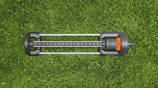 Gardena Aqua L Rectangular Sprinkler: Lawn Sprinkler for Watering Areas of 120-280 m², Range 8-16 m, Spread Maximum16 m, Built-in Metal Filter (18704-20) - Image 4