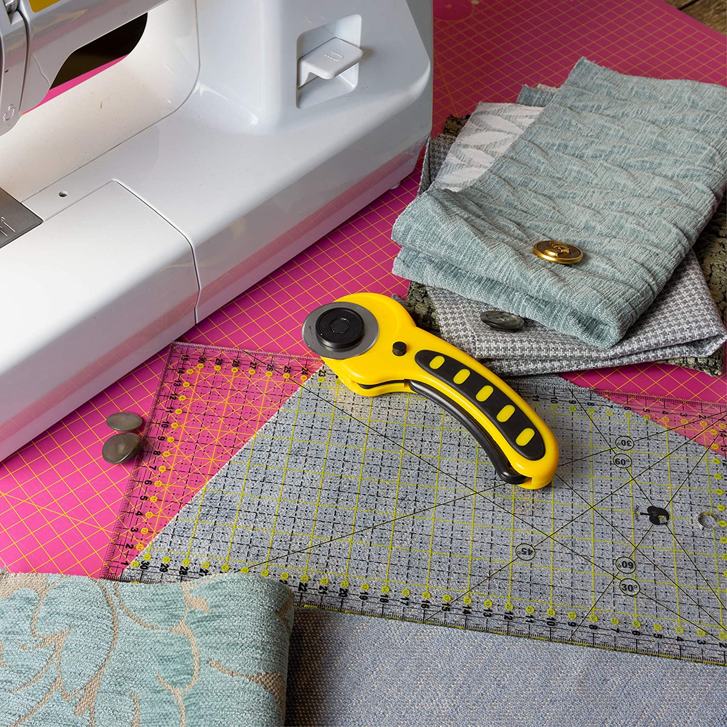 OfficeTree Patchwork & Quilting Ruler - 30x15 cm - Rotary Cutter & Tailor Ruler - Quilting Accessories, 12 x 6 Inches - Image 4