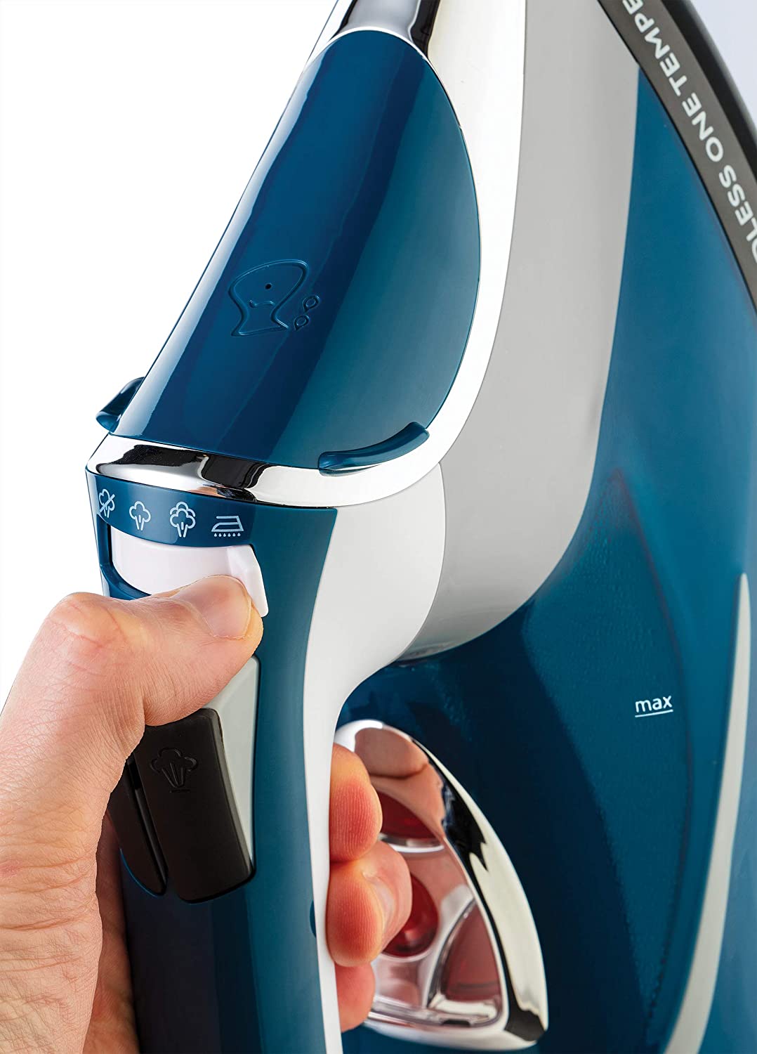 Russell Hobbs Cordless Steam Iron - Image 4