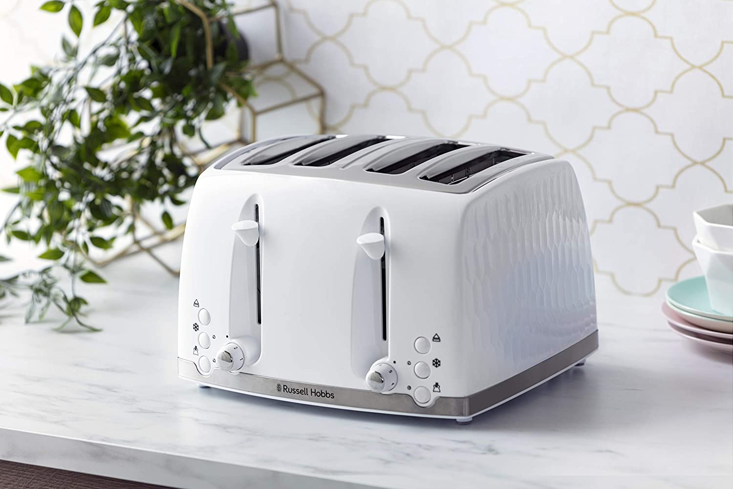 Russell Hobbs Honeycomb 4 Slice Toaster (Independent & Extra wide slots with high lift, 6 Browning levels - Image 2
