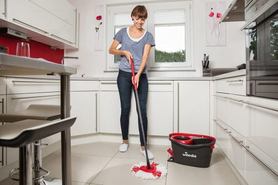 Vileda Easy Wring and Clean Turbo Microfibre Mop and Bucket Set with Turbo 2-in-1 Microfibre Mop Refill Head - Image 4
