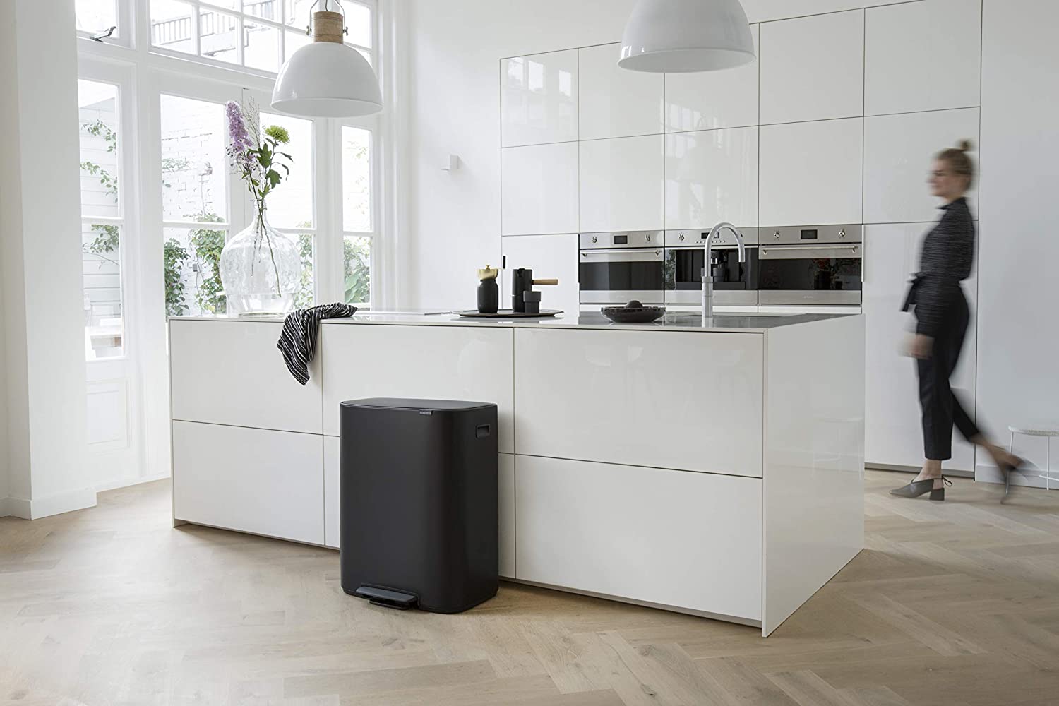 Brabantia Bo Pedal Bin - 2 x 30L Inner Buckets (Matt Black) Large Waste/Recycling Kitchen Bin - Soft Closing Lid - Image 4
