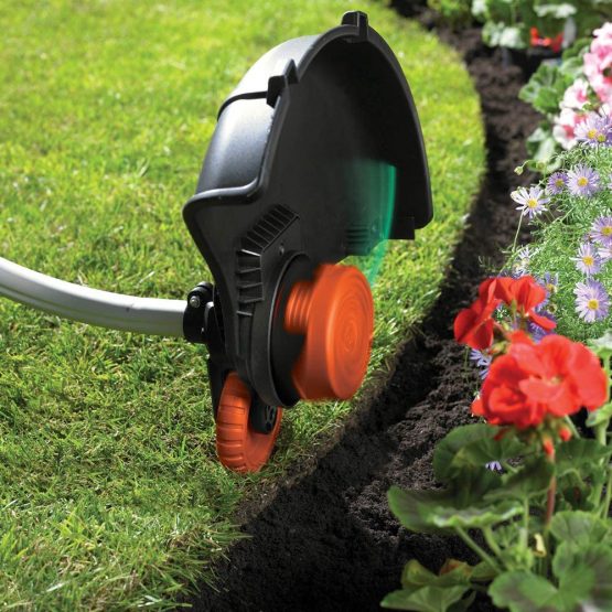 Black + Decker GL7033GB Electric Strimmer Grass Trimmer, 700 W, 33 cm - Image 3