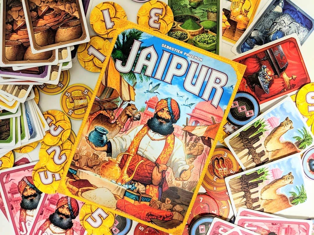 Asmodee - Jaipur Board Game for 2 Players, 10+ Years, Italian Edition, Multi-coloured, 13 cm x 4 cm x 18 cm - Image 4
