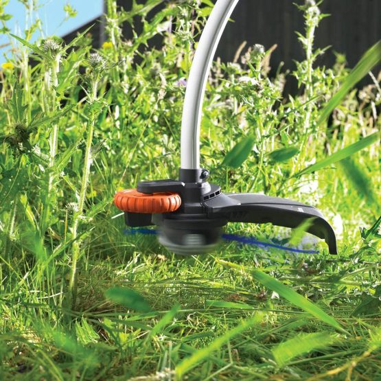 Black + Decker GL7033GB Electric Strimmer Grass Trimmer, 700 W, 33 cm - Image 4