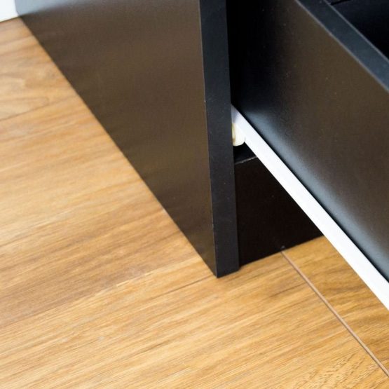 Vida Designs Black Chest of Drawers, 4 Drawer With Metal Handles and Runners, Unique Anti-Bowing Drawer Support, Riano Bedroom Furniture - Image 3