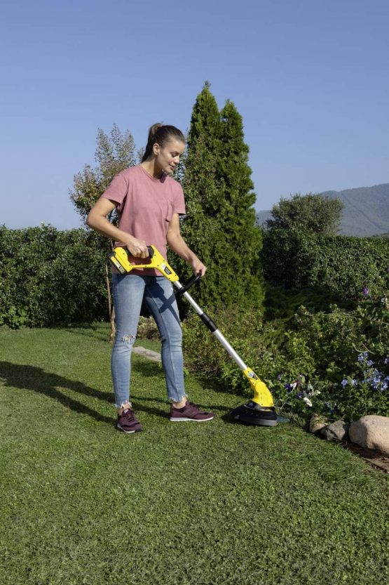 Kärcher 18V Battery-Powered Grass Trimmer LTR 18-30, Cutting Speed: 7800 rpm, Cutting Diameter: 30 cm, Thread Diameter: 1.6 mm, Can be Used with the Kärcher 18V Battery, Battery not Included - Image 2