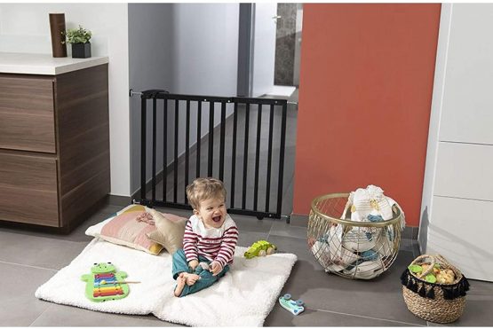 Badabulle Deco Pop Black, Wooden Extending Baby Gate | 63 to 106 cm Wide | Pressure fit or Screw Mounted door and stair gates for baby - Image 3