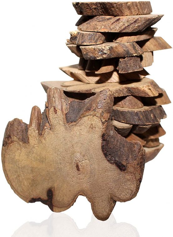 Kurtzy Natural Unfinished Wood Slice Chips (500g Pack) - Sizes Ranging from 2 - 5.5cm - Wooden Log Slices with Bark and No Hole - For DIY Arts & Crafts, Christmas Ornaments & Wedding Decorations