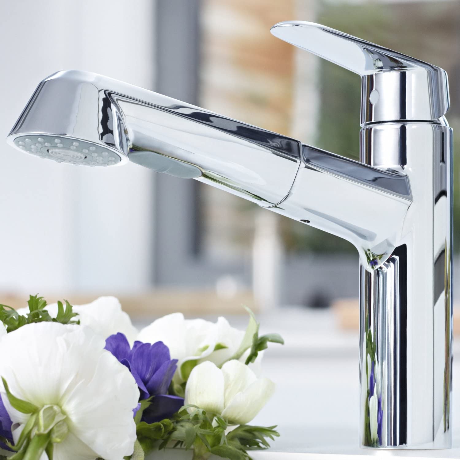 GROHE 32257002 Eurodisc Cosmopolitan Kitchen Tap (100 Degree Swivel Range and Pull-Down Shower Head), Chrome - Image 3