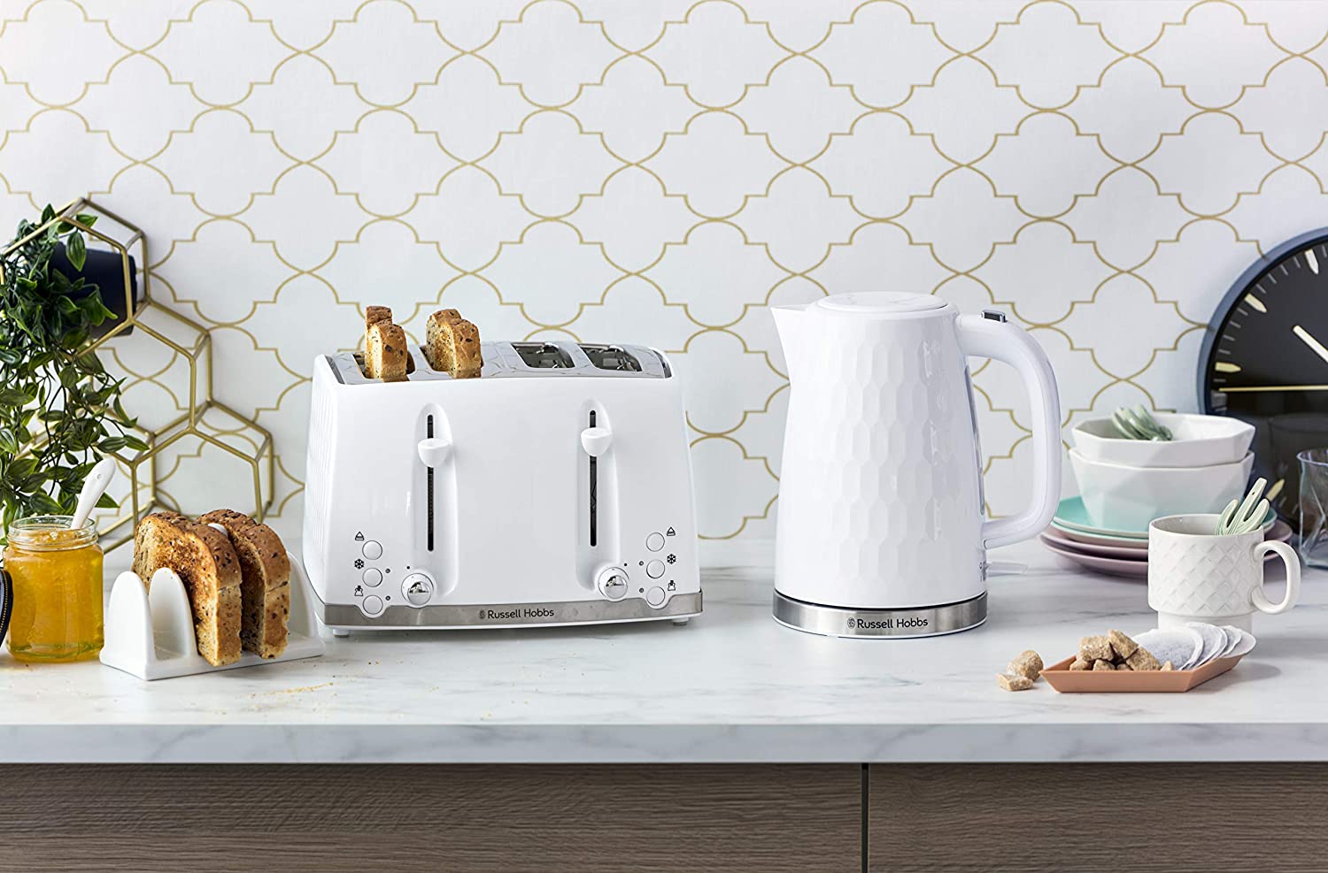 Russell Hobbs Honeycomb 4 Slice Toaster (Independent & Extra wide slots with high lift, 6 Browning levels - Image 3