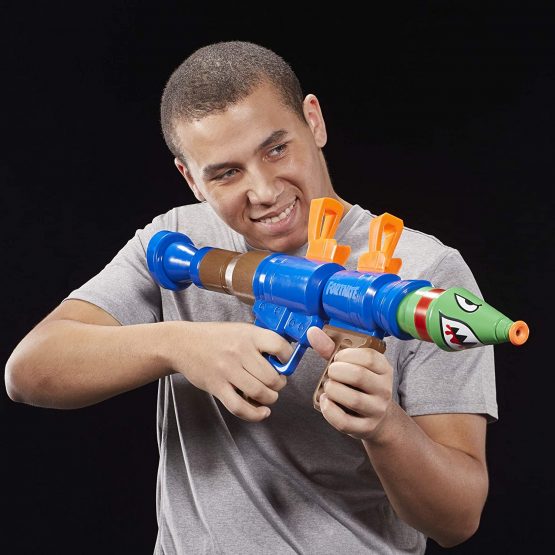 Fortnite RL Nerf Super Soaker Water Blaster Toy -- Extreme Soakage – 6.7 Fluid Ounce/(200 millilitres Capacity – For Kids, Teens, Adults - Image 3